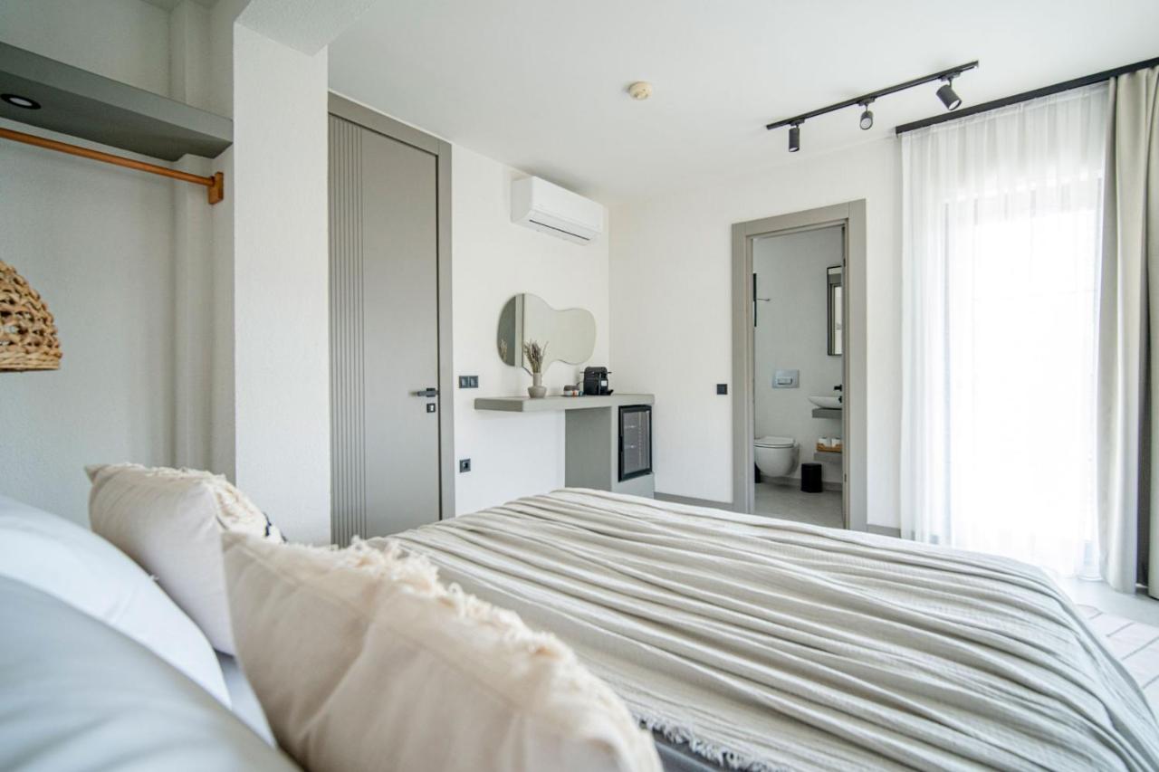 Derin Alacati (Adults Only) Esterno foto